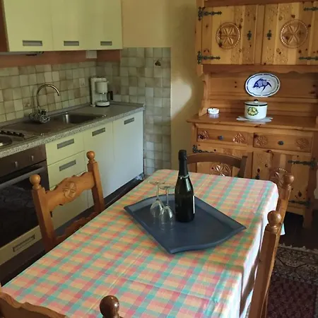 Camping & Valle Romantica 假日公园